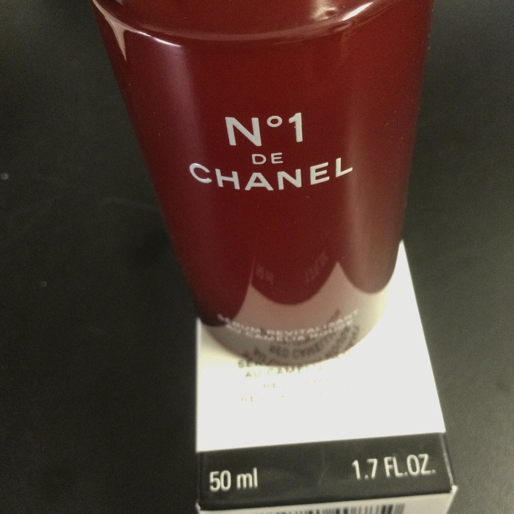 Chanel Ladies NÂ°1 De Red Camellia Revitalizing Serum 1.7 oz Skin Care